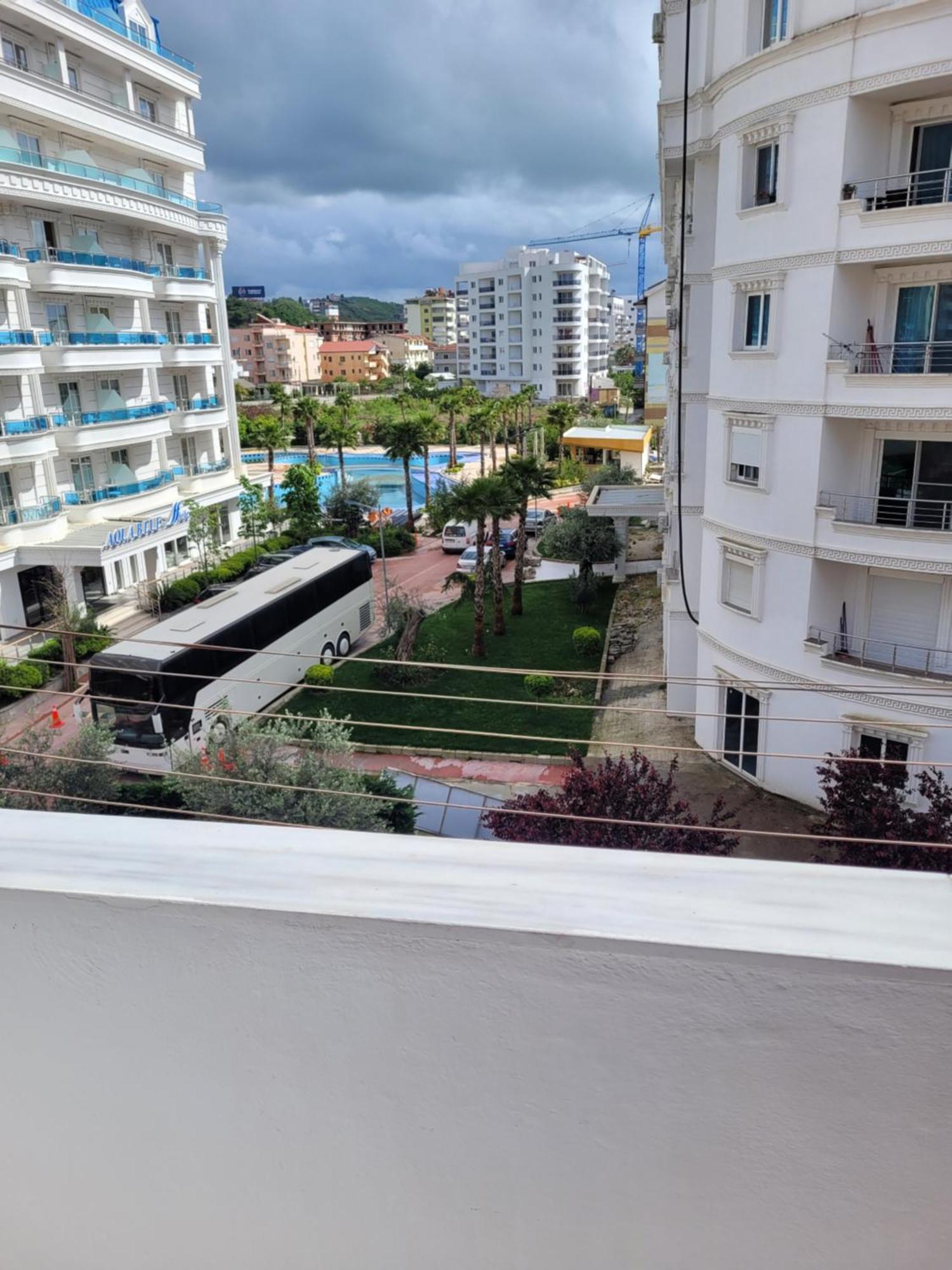 Orange Apartment Golem  Exterior foto